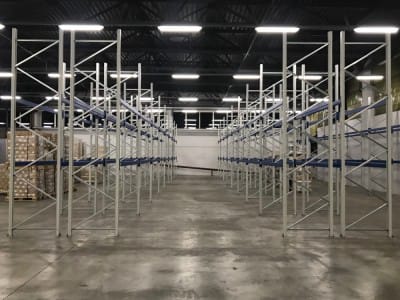 Levering og installasjon av lagerhyllesystemer for plassering av 603 paller på lageret til selskapet "Karavela".7
